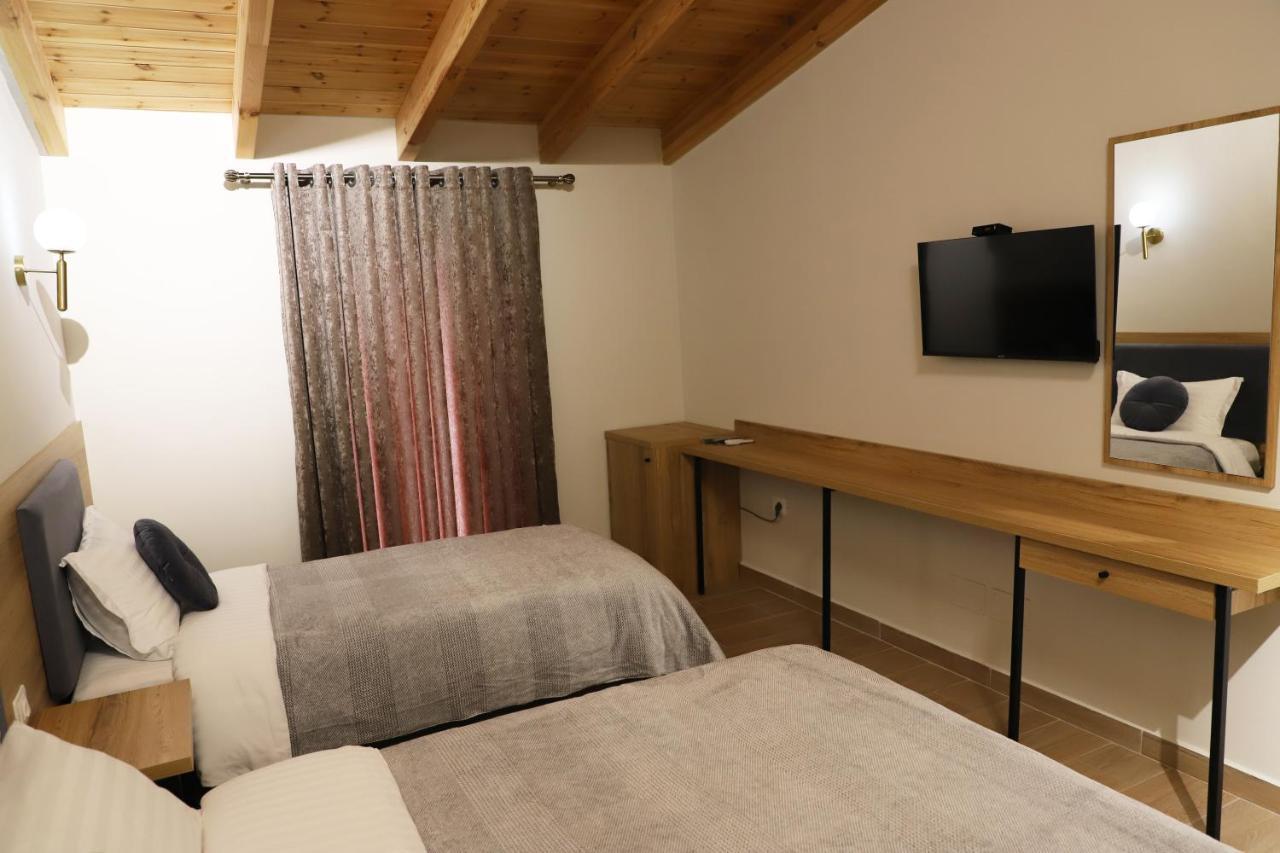 Mili Hotel Берат Экстерьер фото