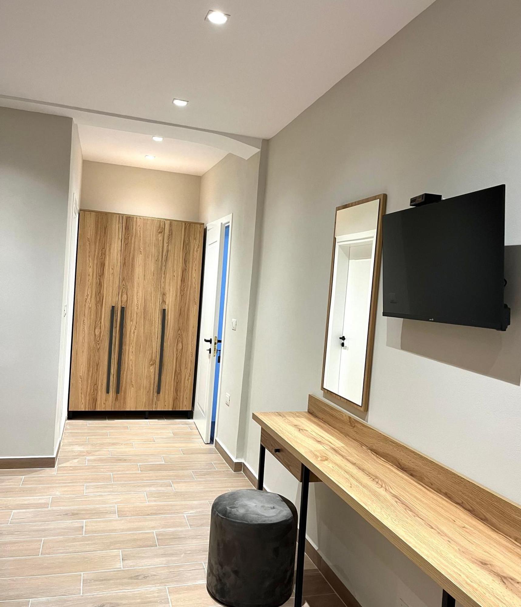 Mili Hotel Берат Экстерьер фото