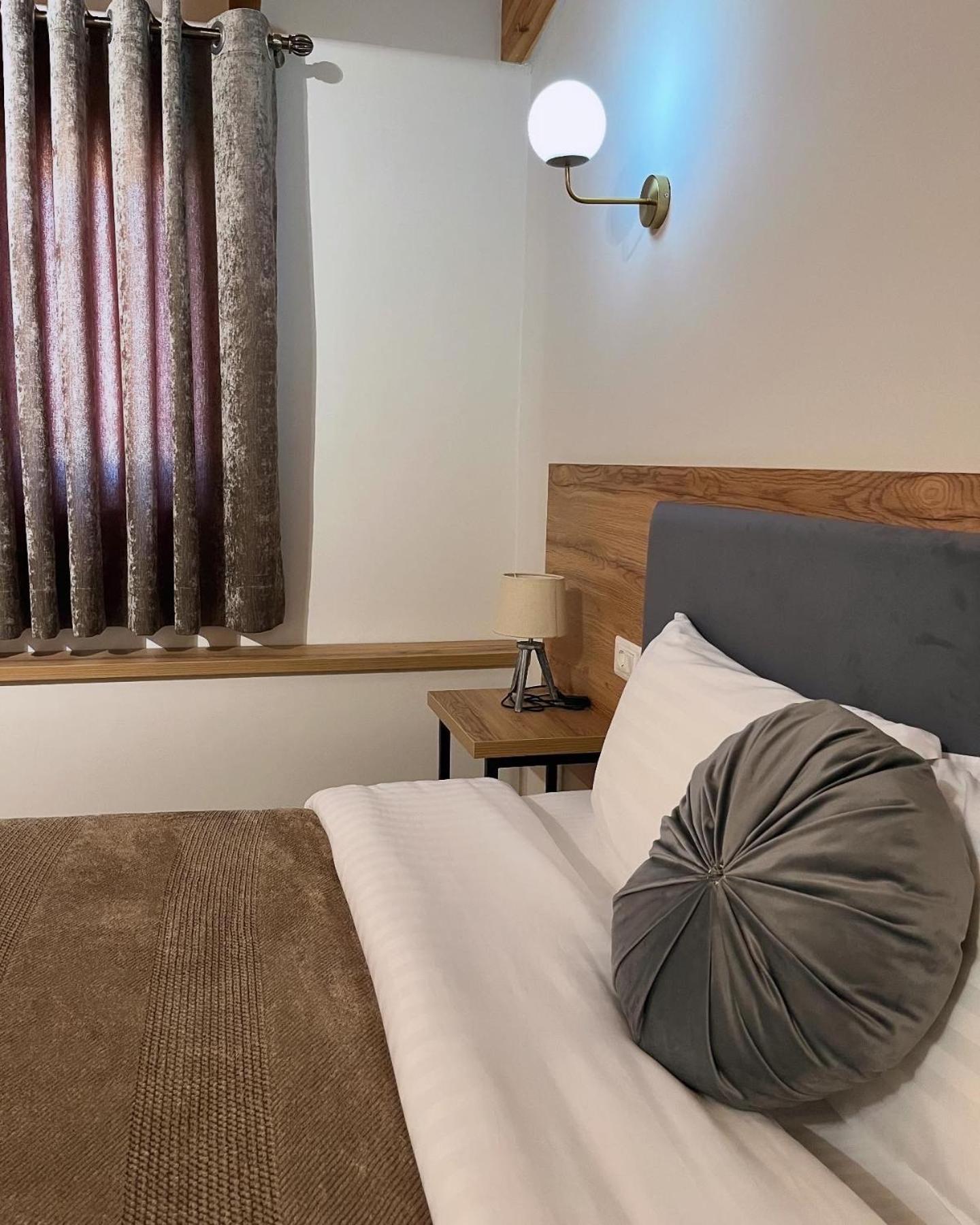Mili Hotel Берат Экстерьер фото